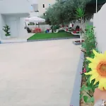 بيت خشبي Gb *