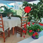 Gb بيت خشبي