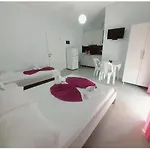 بيت خشبي Gb