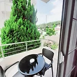 Gb بيت خشبي *