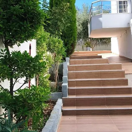 Lodge Gb Ksamil