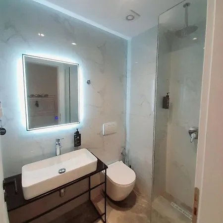 Gb Lodge Ksamil